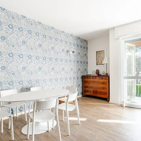 Sea View With Private Garden Apartamento