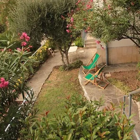 Sea View With Private Garden Apartment